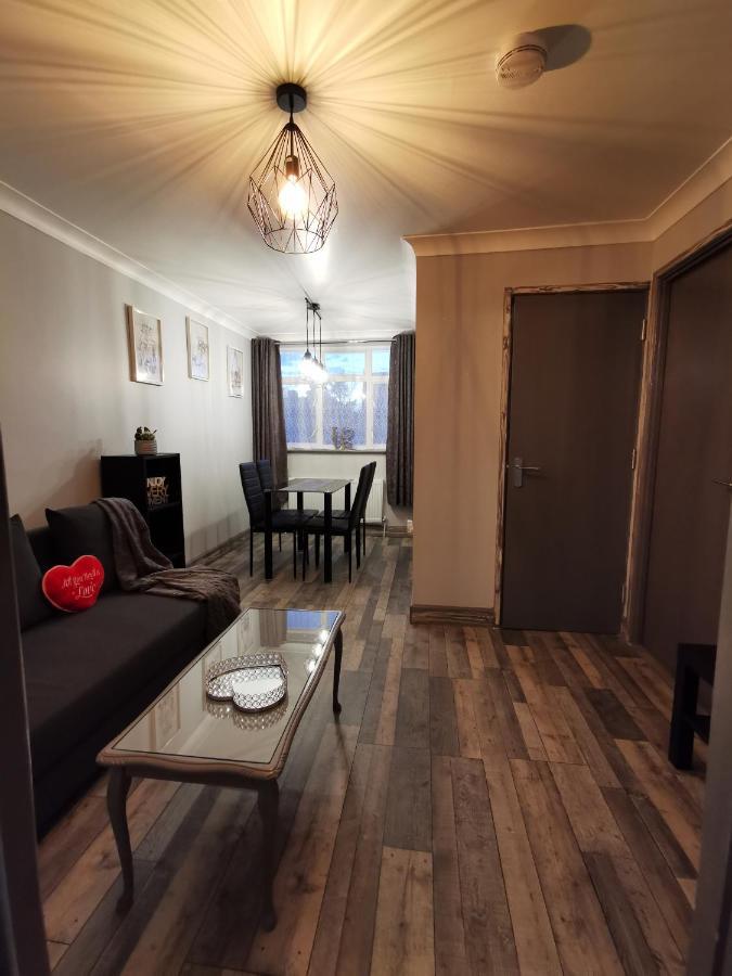 Palaz 2 - 2 Bedroom Flat Edmonton Exteriér fotografie
