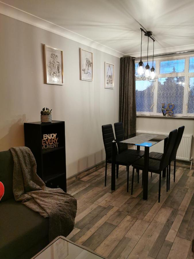 Palaz 2 - 2 Bedroom Flat Edmonton Exteriér fotografie
