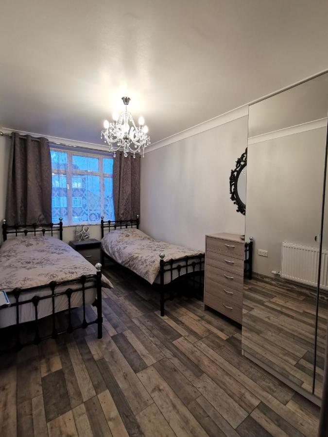 Palaz 2 - 2 Bedroom Flat Edmonton Exteriér fotografie